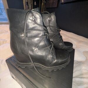 Sorel Joan Of Arc III  Black  Wedge Boots
